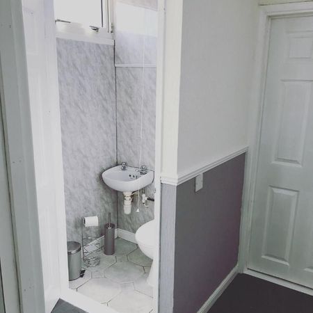 5 Flamborough Close, Coventry, CV3 2FL - Photo 4