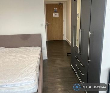 Studio to rent - Photo 1