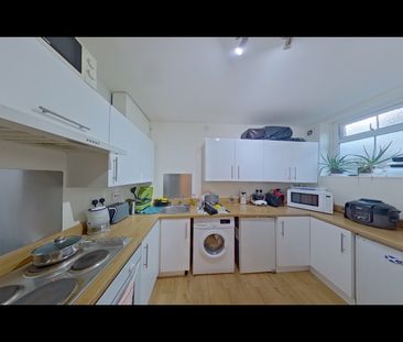 Room in a Shared Flat, Wood Street, E17 - Photo 6