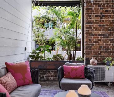 Chic warehouse conversion in the heart of Chippendale - Photo 2