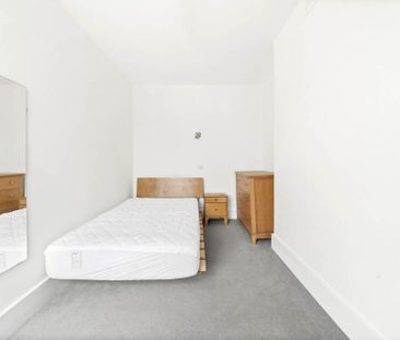 3 bedroom maisonette to rent - Photo 3