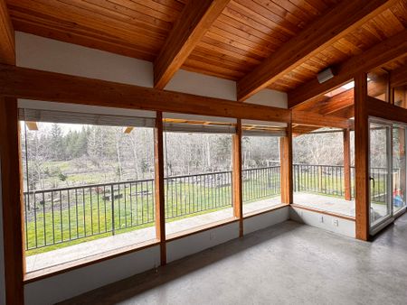 1425 Benzon Crescent - 3 - Main House - Photo 3