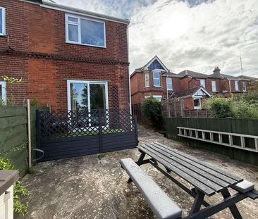 St Catherines Road, Bitterne Park, Southampton, SO18 - Photo 2