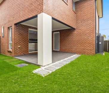 Expansive Freestanding Townhome in a Highly Desired Pocket - Photo 5