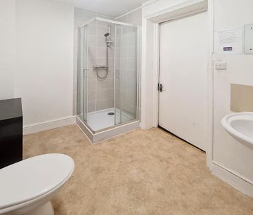 1 bedroom house of multiple occupation to rent - Photo 4