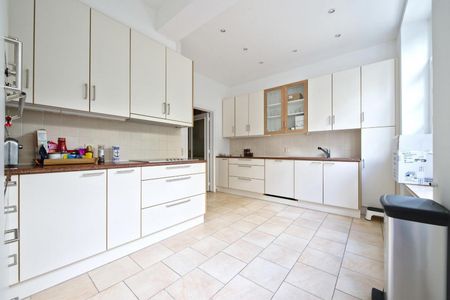 Splendide rez-de-jardin de 300 m² ; 100 m² terrasse - Photo 3