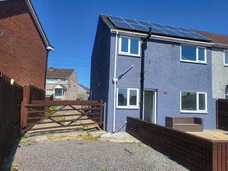 3 bedroom semi-detached house to rent - Photo 5