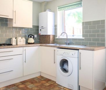 2 bedroom terraced house to rent - Photo 4