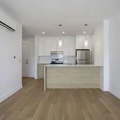 1 room apartment of 58m² in Montreal - Photo 2