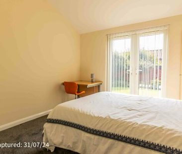 Halifax Court, 35 Peel Close, Heslington - Photo 5