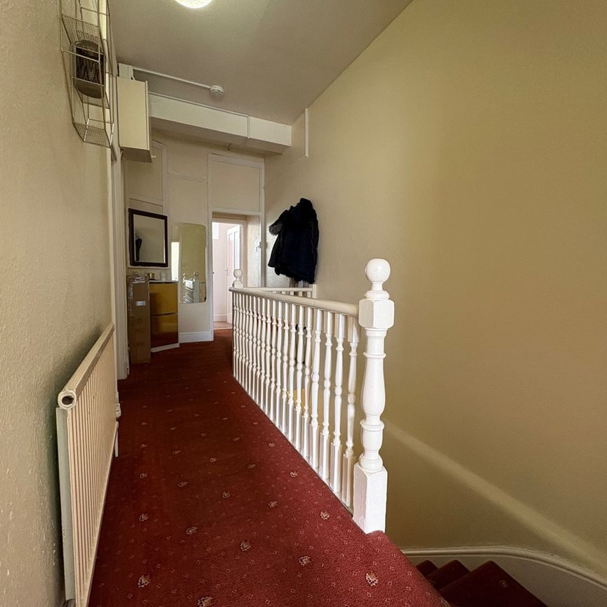 1 Bed Flat, Green Lanes, N13 - Photo 1