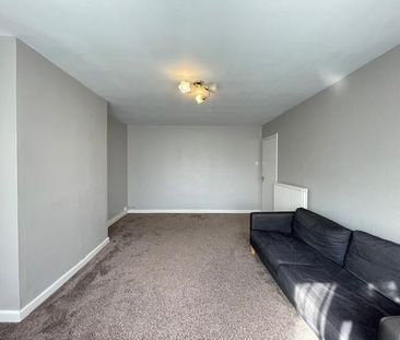 2 bedroom maisonette to rent - Photo 2
