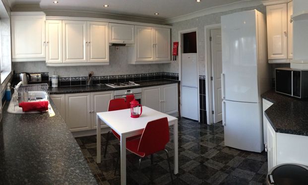 Pinefields Close - Photo 1