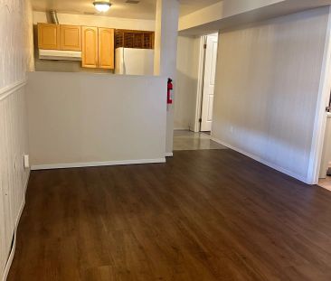 734 Pam Crescent - Photo 6