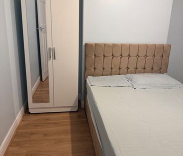 Room in a Shared House, Preston Gardens, LU2 - Photo 4