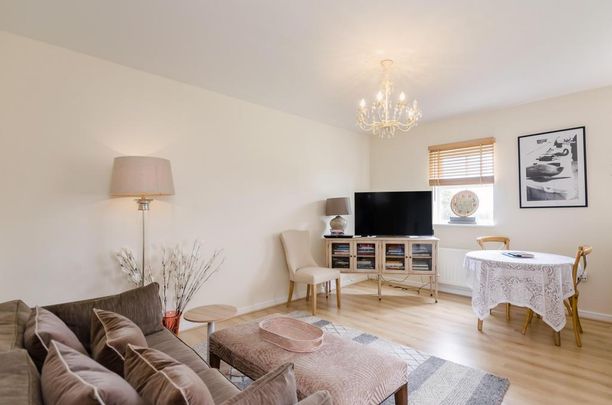 2 bedroom flat to rent - Photo 1