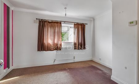 Bardfield Road, Colchester - Photo 2