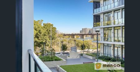 Waterfront apartment, sunny and spacious 1 Bedroom+Study - Photo 4