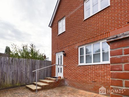 4 bed house to rent in Scarletts Road, Colchester - Photo 4