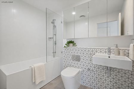 Spacious Sixth-Floor Apartment with Stunning Botany Bay Views - Photo 4