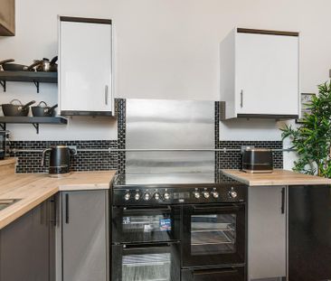 1 bedroom in a house share to rent - Photo 3