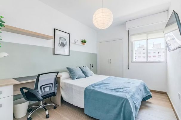 Carrer de Miguel Servet, Valencia, Valencian Community 46015 - Photo 1