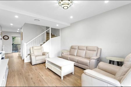 The Perfect Family Home in a Prime School Catchment!! - Photo 2