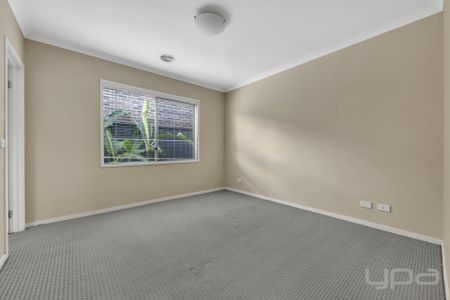 35 Brickwood Circuit, CRAIGIEBURN - Photo 3