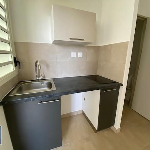 Location Appartement 1 pièce 22m² LE TAMPON 97430 - Photo 1