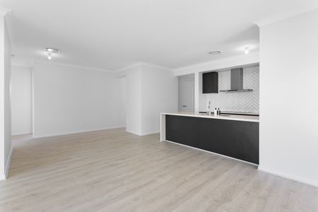 20 Eagle Circuit, Burpengary East QLD 4505 - House For Rent - $750 | Domain - Photo 2