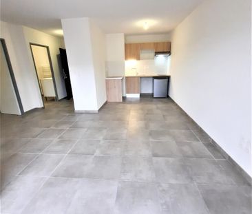 Location Appartement 2 pièces 44m² NIMES 30000 - Photo 4