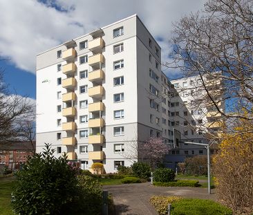Balkon-Wohnung mit neuer Küche und modernisiertem Bad - Photo 1