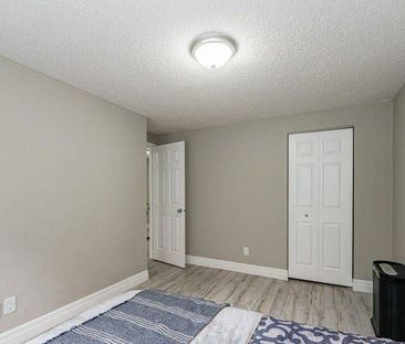 For Lease - 159 Old Carriage Drive, Kitchener, Ontario - Photo 2