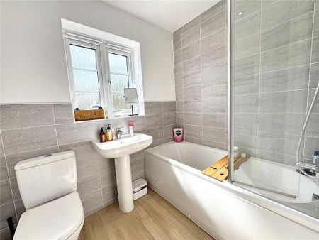 3 bedroom detached house to rent - Photo 5