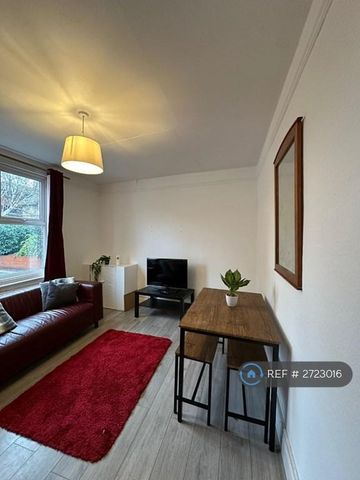 1 bedroom in a house share to rent - Photo 5