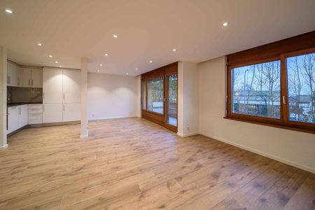 Exklusive 3.5-Zimmer-Luxuswohnung – frisch renoviert & bezugsbereit! - Photo 2