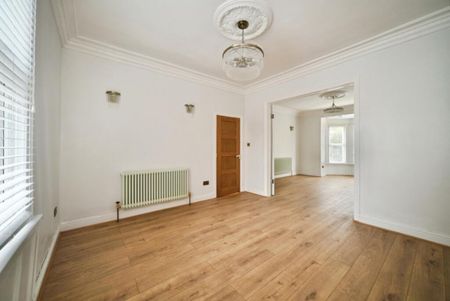 3 Bedroom House - Detached To Let - Photo 4