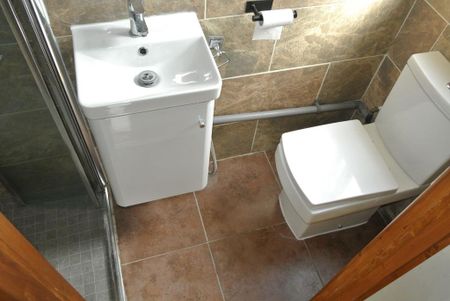 3 bedroom terraced house to rent - Photo 4