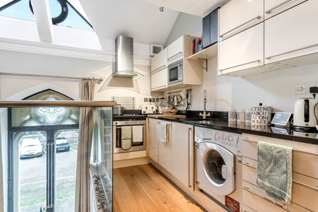 Flat to rent - Church Rise, London, SE23 - Photo 4
