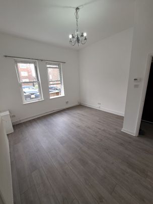 3 Bed Flat, High View Road, SE19 - Photo 1