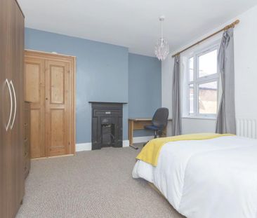 5 bedroom terraced house to rent - Photo 4