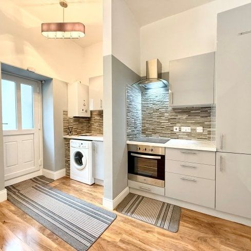 Clarkston Road, Cathcart - Photo 1