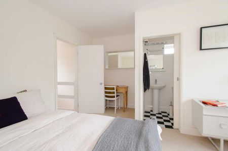 3 bedroom semi-detached house to rent - Photo 2