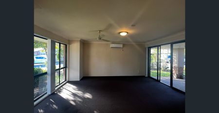 THREE BEDROOM HOME IN QUIET STREET - Photo 3