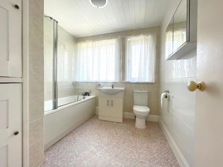 4 bedroom property to rent - Photo 4