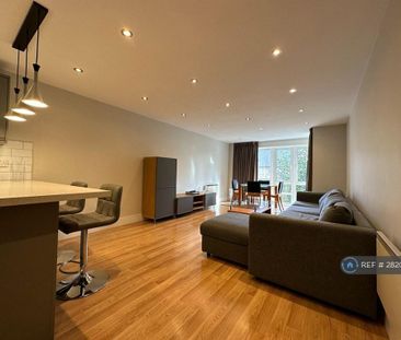 1 bedroom in a flat share to rent - Photo 1