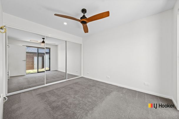 Spacious Townhouse With Great Outdoor Areas - Photo 1