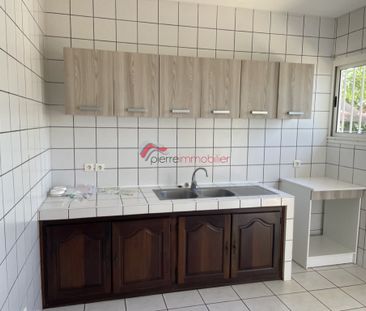Location Maison 4 pièces 91m² ST PIERRE 97410 - Photo 1