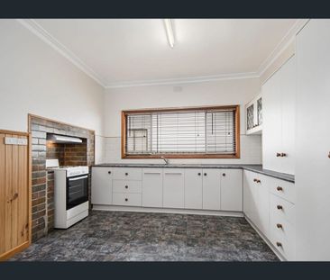 69 Hastings St, Wendouree, Vic 3355 - Photo 1