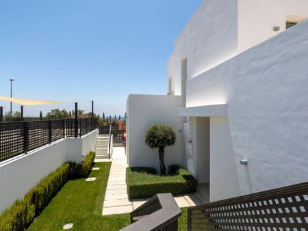 4 bedroom luxury Villa for rent in Rio Real, Spain - Photo 2